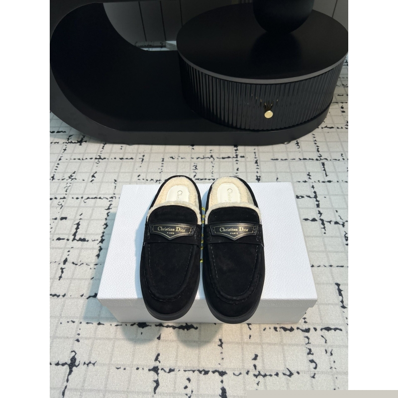 ch**an D*or slippers